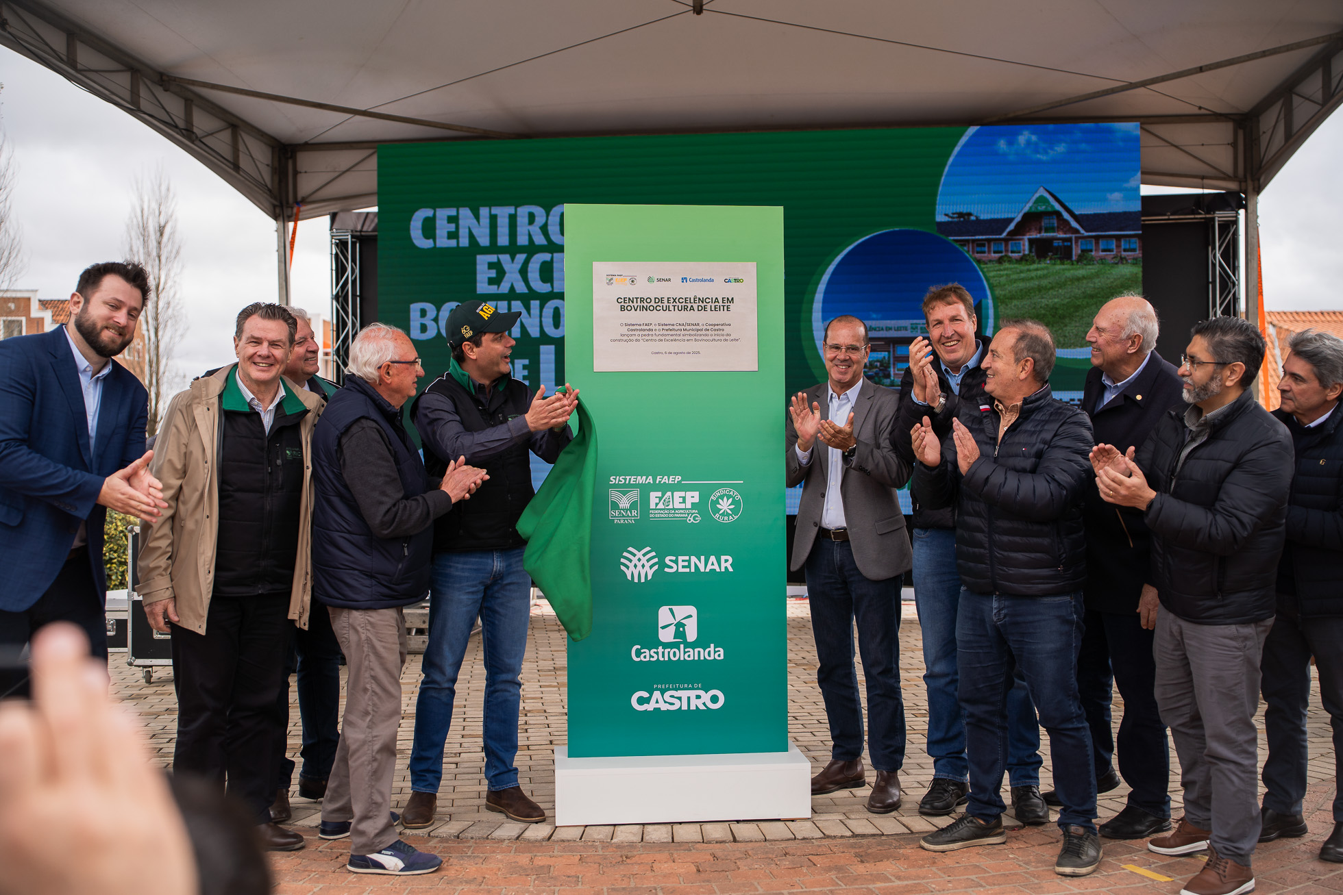 FAEP lança pedra fundamental do Centro de Excelência em Leite durante o Agroleite 2025