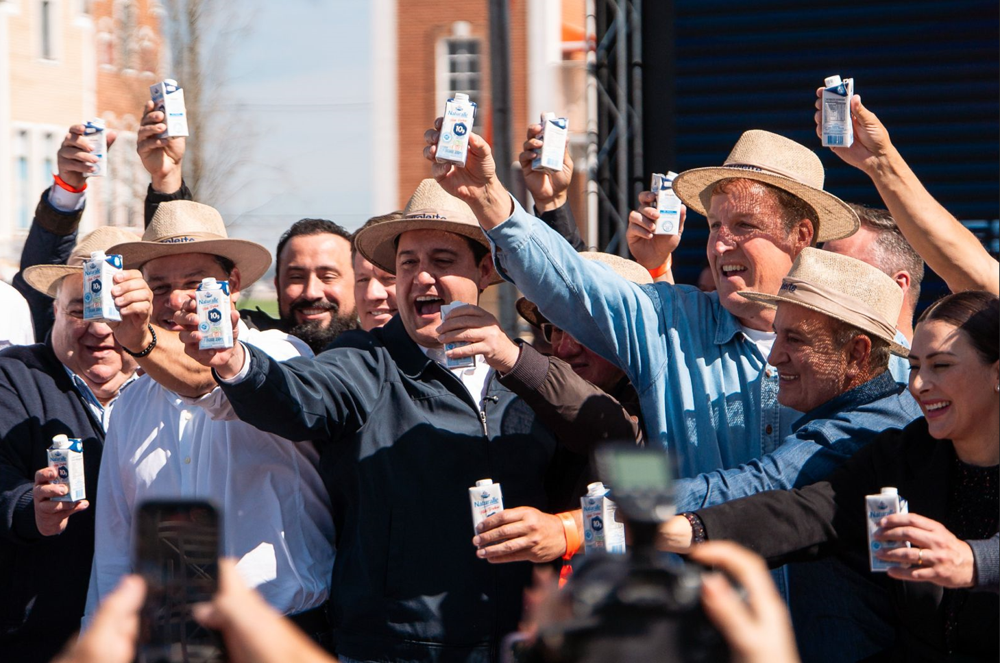 Governador Ratinho Jr anuncia aporte para fortalecer Agroleite e Parque Tecnológico 