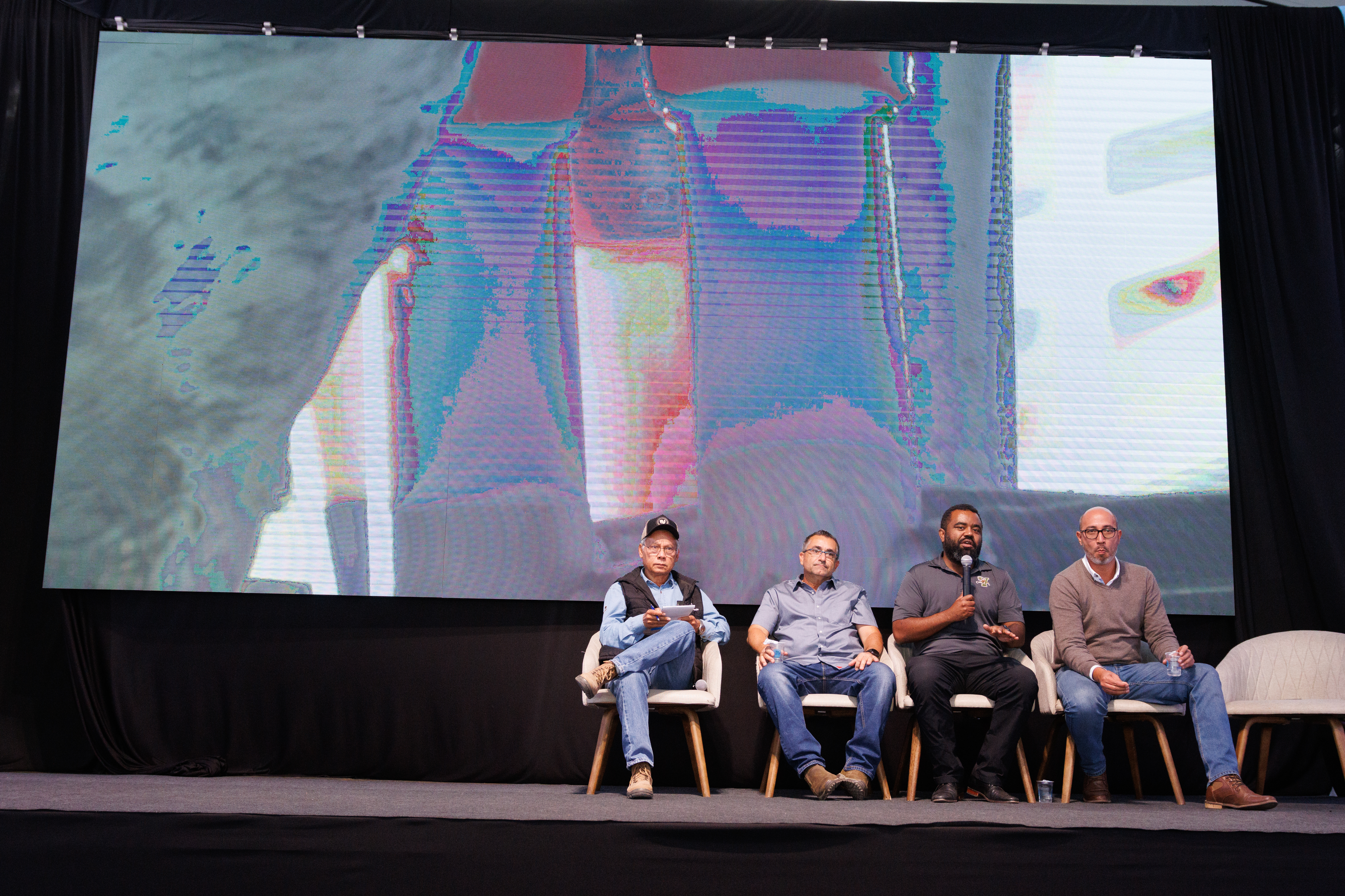 Seminário Internacional do leite reúne profissionais com experiência internacional
